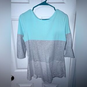 Chic Colorblock Half Sleeve Top in Aqua and Gray
